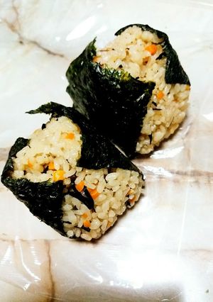 ひじきとベーコンのおにぎり♪-レシピのメイン写真