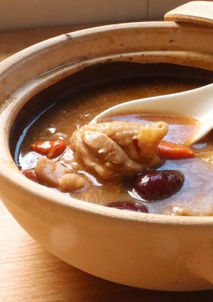 【中華料理】女性大歓迎の薬膳阿膠鶏スープ-レシピのメイン写真