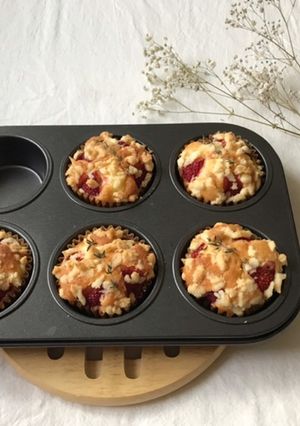 苺とクリームチーズのクランブルマフィン-レシピのメイン写真