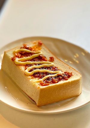 食べるラー油とマヨネーズのトースト-レシピのメイン写真