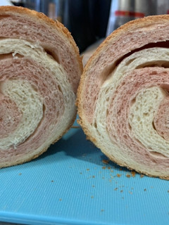 いちごミルクパン-レシピのメイン写真