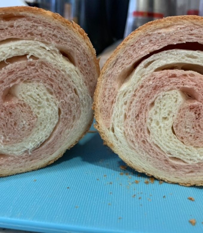 いちごミルクパン by さやちゃんママ127 【クックパッド】 簡単