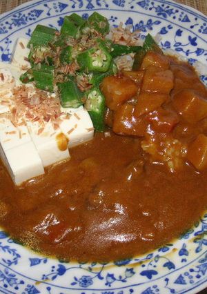 レトルトカレーに冷奴☆驚きのコラボランチ-レシピのメイン写真
