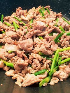 豚肉とにんにくの芽の炒めもの-レシピのメイン写真