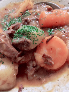 牛肉玉ねぎ人参じゃがいもの赤ワイン煮込み-レシピのメイン写真