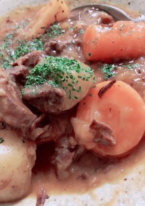 牛肉玉ねぎ人参じゃがいもの赤ワイン煮込み-レシピのメイン写真