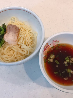 焼きそば蒸し麺で、さっぱり醤油のつけ麺-レシピのメイン写真