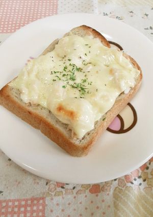 簡単食パンアレンジ!ミスド風ツナメルト-レシピのメイン写真