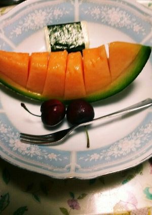 メロンにアメリカンチェリーを添えて☺⛄☕-レシピのメイン写真