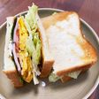 野菜たっぷり☆具だくさんホットサンド