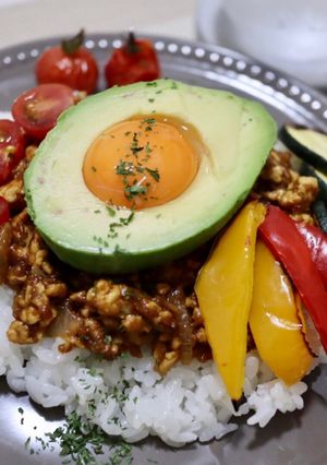 ＊簡単＊アボたま夏野菜のキーマカレー-レシピのメイン写真
