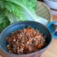 レタスをもりもり食べる肉味噌