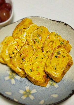 "彩りひかえめ" だし巻き玉子-レシピのメイン写真