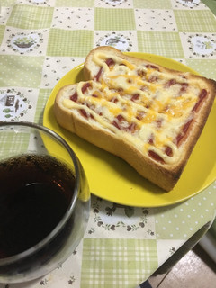 ピザ風トースト-レシピのメイン写真