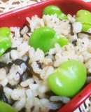 そら豆とゆかりふりかけと塩昆布の混ぜご飯