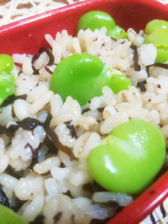 そら豆とゆかりふりかけと塩昆布の混ぜご飯-レシピのメイン写真