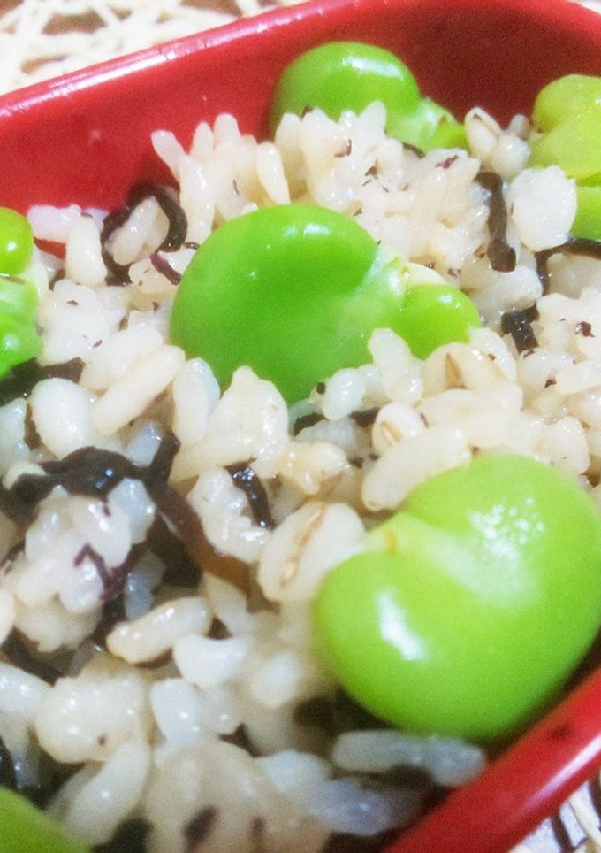 そら豆とゆかりふりかけと塩昆布の混ぜご飯-レシピのメイン写真