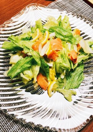 スモークサーモンとレタスの簡単サラダ-レシピのメイン写真