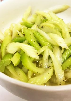 簡単やみつきセロリ（塩レモン和え）-レシピのメイン写真