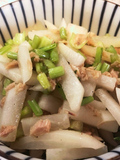 胡椒でピリッと 簡単カブのツナ缶炒め-レシピのメイン写真