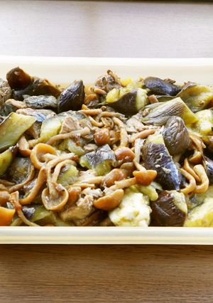 鯖缶で、長なすと株なめこの煮物-レシピのメイン写真