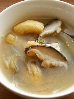 玉ねぎ・椎茸の味噌汁♪-レシピのメイン写真