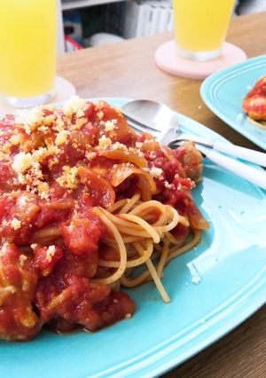 鶏ももと玉ねぎのトマトパスタ-レシピのメイン写真