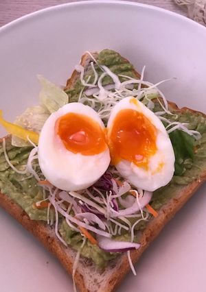 ヘルシーな卵とアボカドサンド-レシピのメイン写真