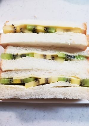 キウイフルーツとチーズのサンドイッチ-レシピのメイン写真