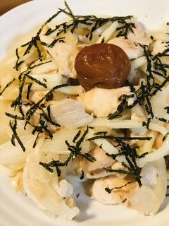 鶏むね肉と梅肉のさっぱり焼きうどん-レシピのメイン写真