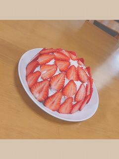 3つの材料で作れる簡単かわいい苺ケーキ♡-レシピのメイン写真