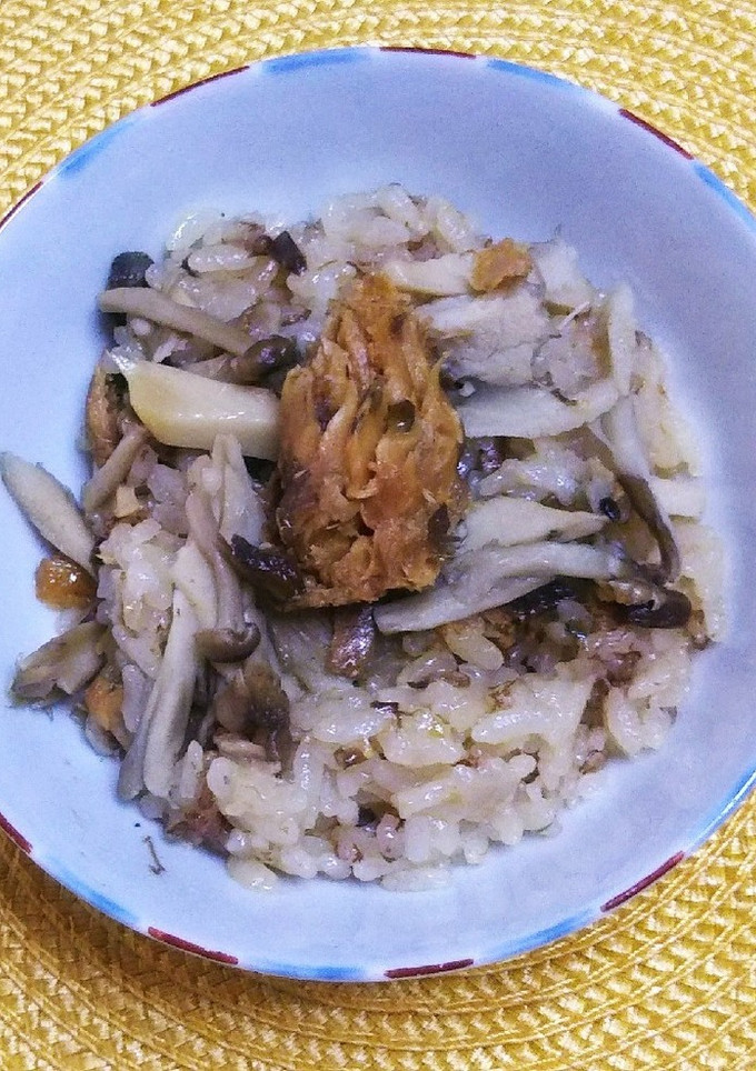 3種のきのこと鯖缶の炊き込みご飯-レシピのメイン写真