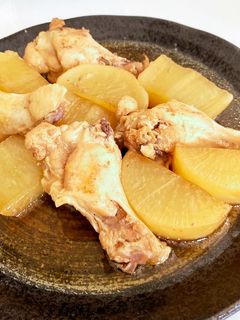 簡単!手羽元(鶏もも肉でも)と大根の煮物-レシピのメイン写真