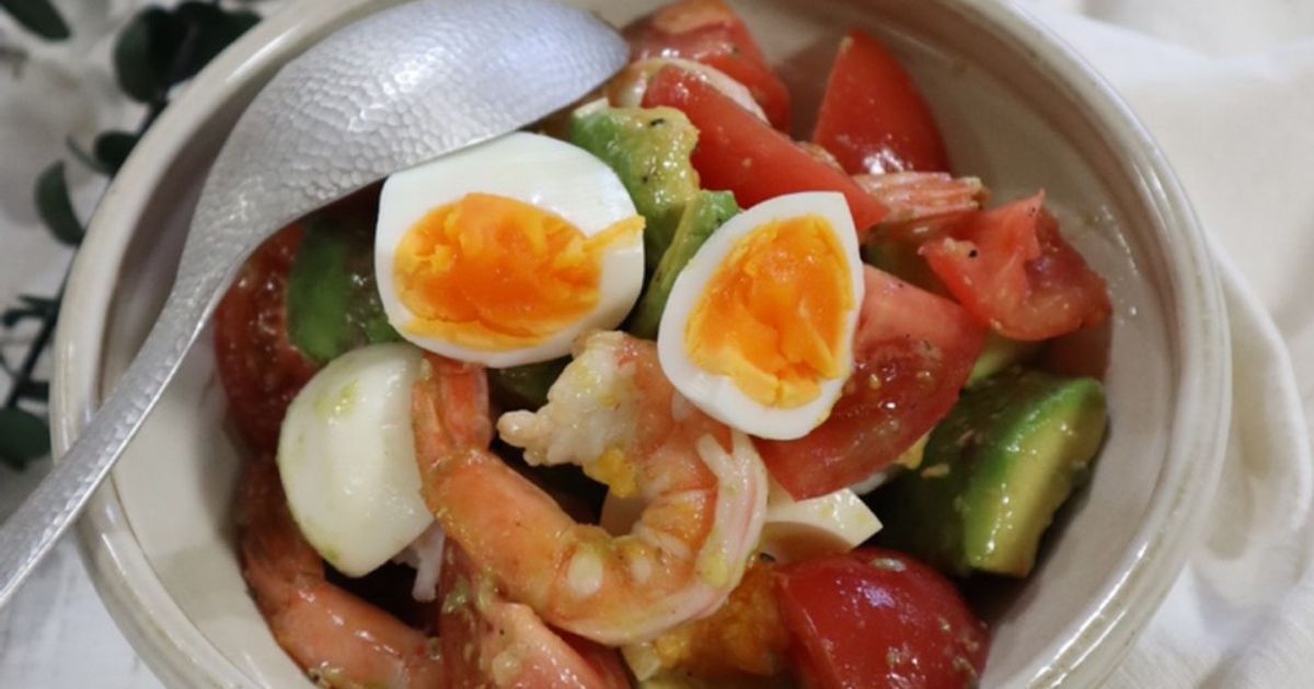 えびとアボカドとトマトのdeli風サラダ by sachi825 【クックパッド