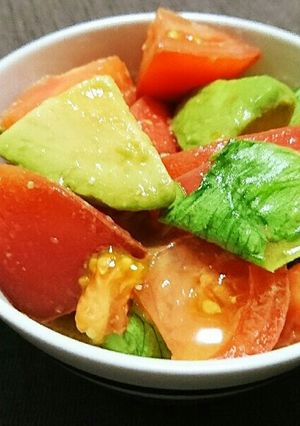 アボカドとトマトとレタスのわさびサラダ-レシピのメイン写真