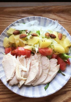 蒸し鶏とキウイで☆サマービタミンサラダ-レシピのメイン写真