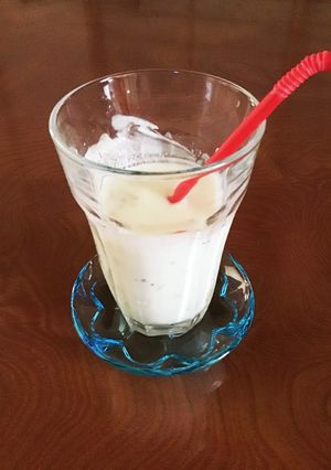 キウイジャムで、飲むヨーグルト-レシピのメイン写真