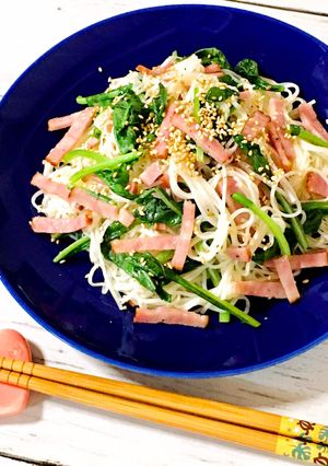 ベーコンとルッコラの素麺チャンプルー-レシピのメイン写真