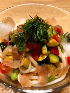 ころころ夏野菜と生ハムの冷やしうどん-レシピのメイン写真