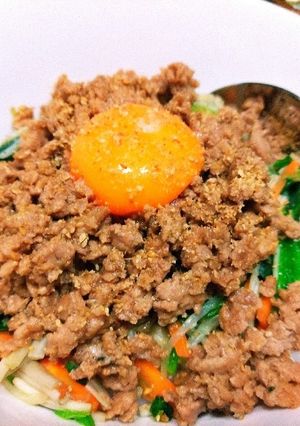 野菜もたっぷり！ボリュームひき肉丼-レシピのメイン写真