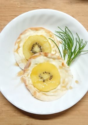 キウイとクリームチーズのミニスイーツピザ-レシピのメイン写真