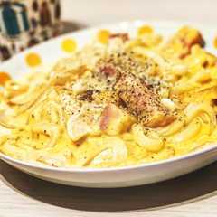 รูปของ 余りうどんで本格濃厚カルボナーラうどん