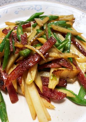 じゃがいもとサラミの炒め物　じいじいの味-レシピのメイン写真