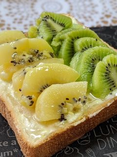 Wキウイ♡♡Honeyクリチトースト-レシピのメイン写真