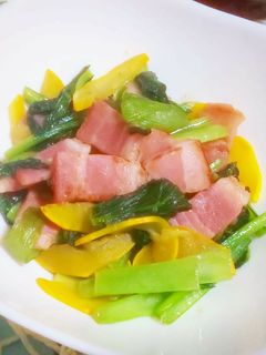 ズッキーニと小松菜のベーコン中華炒め-レシピのメイン写真