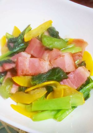 ズッキーニと小松菜のベーコン中華炒め-レシピのメイン写真