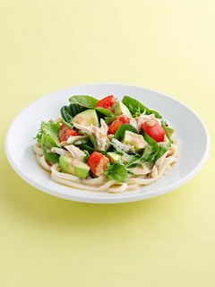 チキンとアボカドの深煎りごまサラダうどん-レシピのメイン写真
