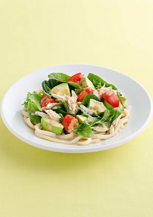 チキンとアボカドの深煎りごまサラダうどん-レシピのメイン写真