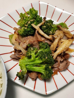 牛肉とブロッコリーのごま味噌炒め-レシピのメイン写真