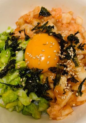美味☆ネギトロ風サーモンアボカドユッケ丼-レシピのメイン写真
